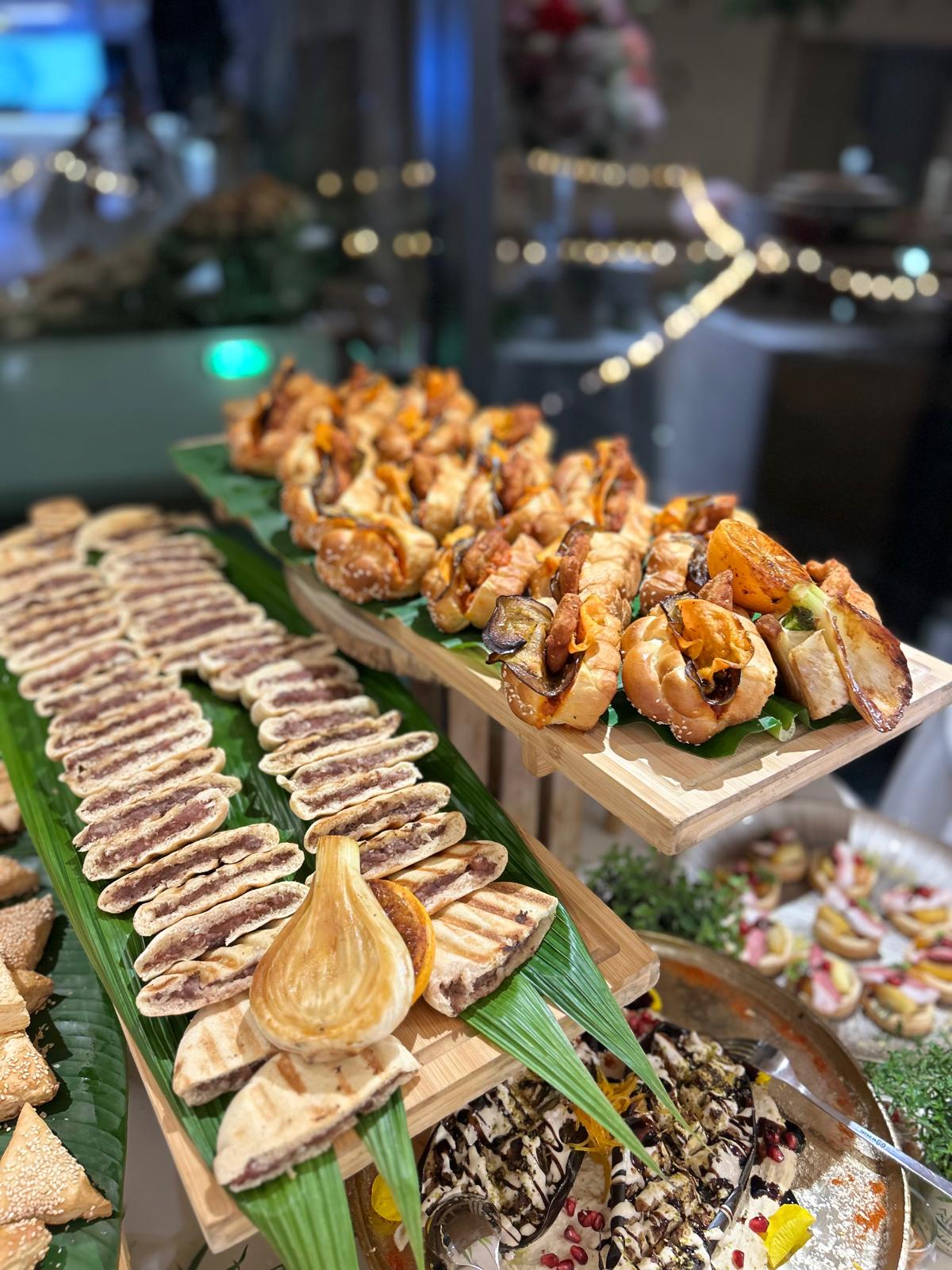 Buffet soigné et gourmand prêt à servir