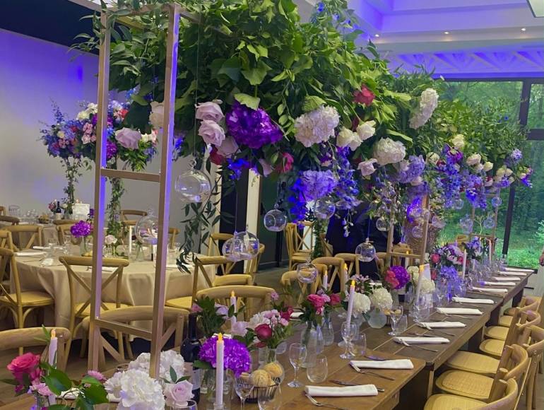 Salons, réception, lumière et jardins