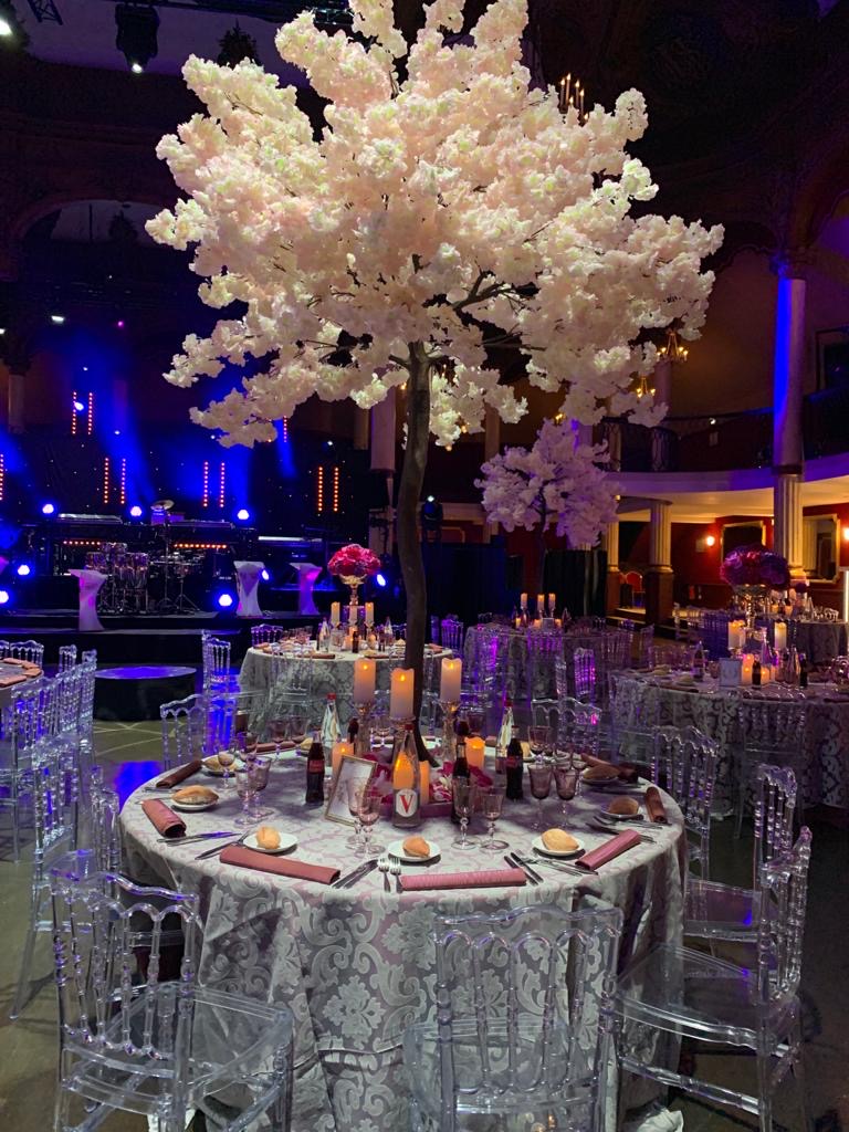 Buffet soigné et gourmand prêt à servir